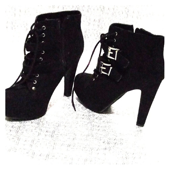 Speed Limit 98 Shoes - 🌺HOST PICK 🌺 Speed Limit 98 Faux Suede Boots